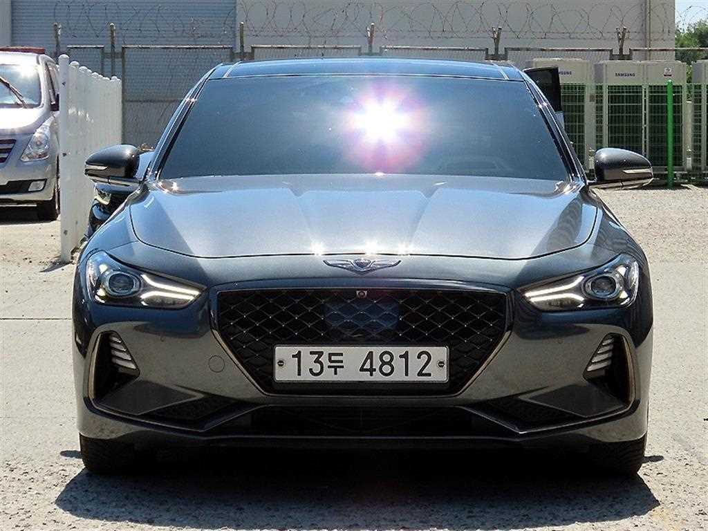 제네시스 G70 2.0T 스포츠 패키지 사진