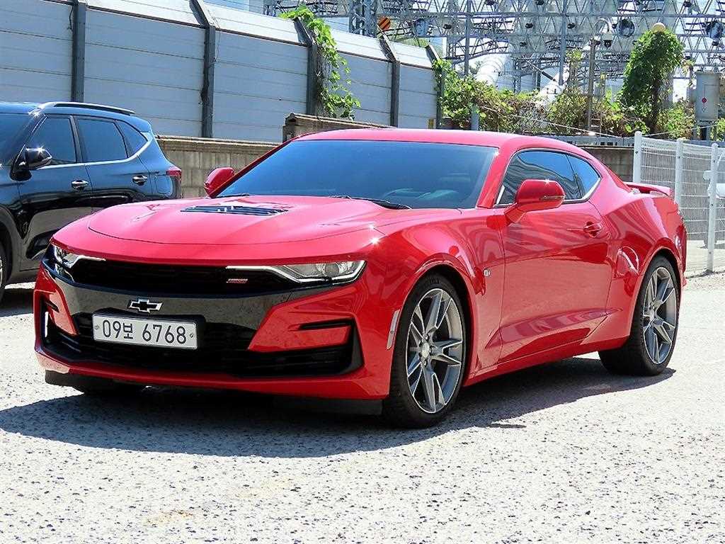 쉐보레 카마로 SS 6.2 V8 볼케이노 레드 사진