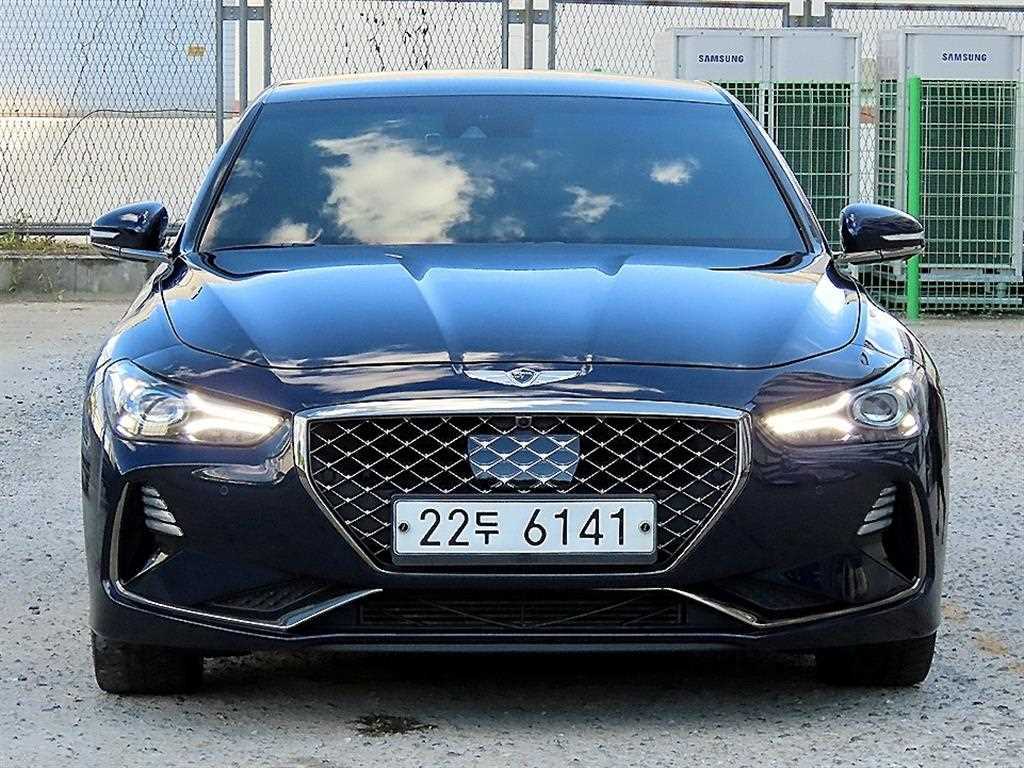 제네시스 G70 2.0T 스포츠 패키지 사진