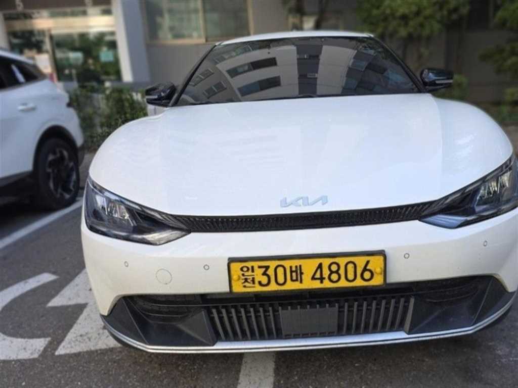 기아 EV6 롱레인지 AWD 에어 사진