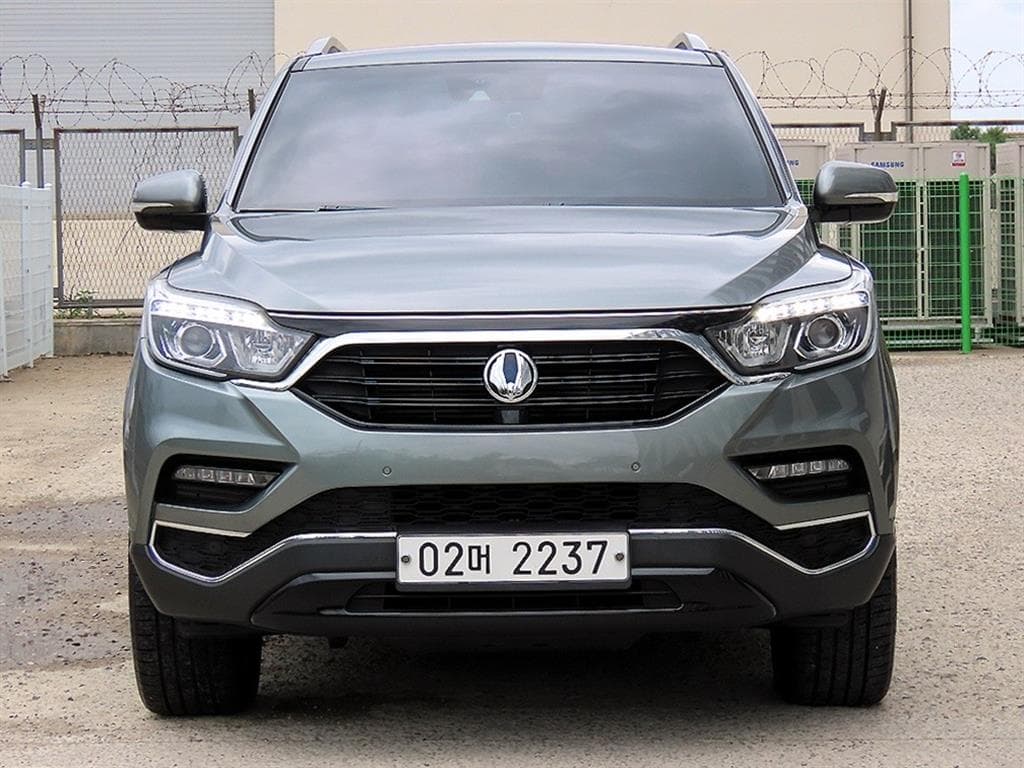 KG모빌리티(쌍용) 렉스턴 디젤 2.2 4WD 마제스티 사진